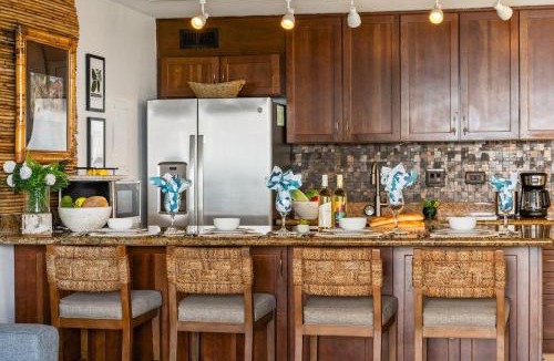 Kahana House | Kahana Reef 201 · KR 201 OceanFront 1BD Condo w Ocean Views Pool