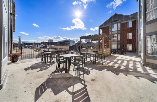 Northeast South Bend Apartment | Kasa | Welcoming 2BD, Near the Chocolate Factory | South Bend