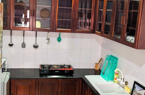 Stone Town Apartment | Kay's Place Train House Colonel tours