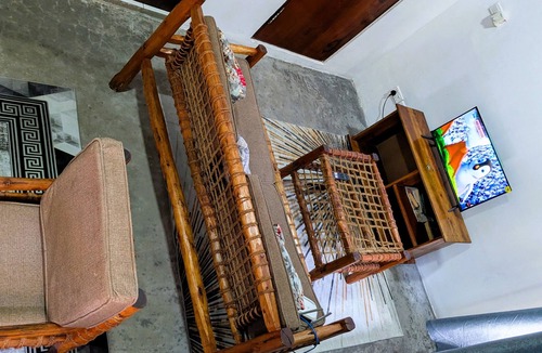 Stone Town Apartment | Kay's Place Train House Colonel tours