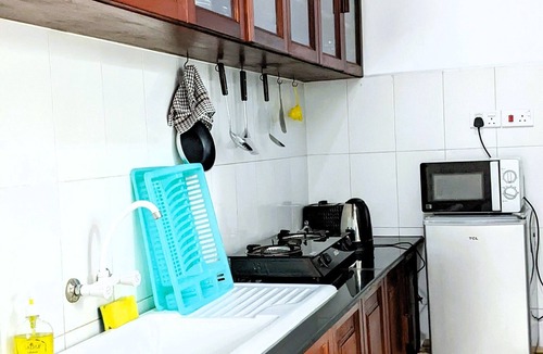 Stone Town Apartment | Kay's place Train House Safari