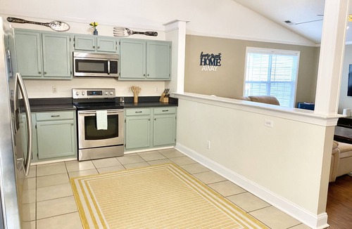 Conestee House | Kid friendly with playset and pingpong! Central and safe location!
