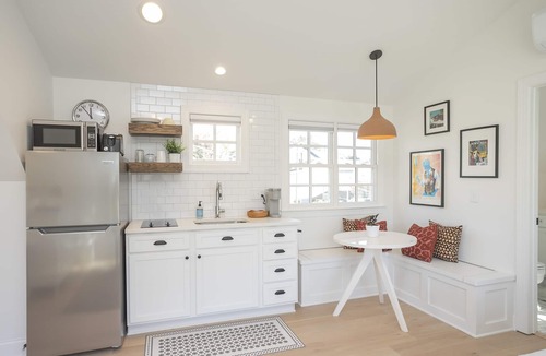 Historic Edgefield House | King Studio Walkable to Nissan Stadium