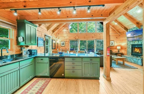 Sunset Cove House | Lake Lure Lodge in the Trees Sleeps Eight
