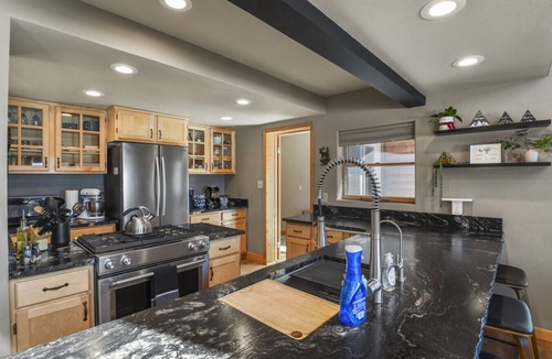 Spring Valley Cabin | Lake Views | Pikes Peak Views | Hot Tub