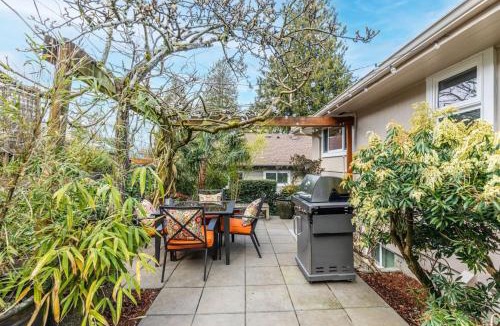 Rainier Valley House | Lake Washington View Home with Hot Tub BBQ Garden