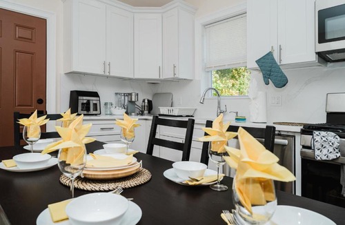 Milton Apartment | Large 3BR & 2BA Milton Apt w Free Parking, Balcony, TV, AC 141