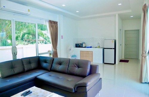 Khanom Villa | Le poulet poolvilla khanom