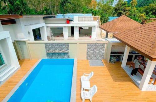 Khanom Villa | Le poulet poolvilla khanom