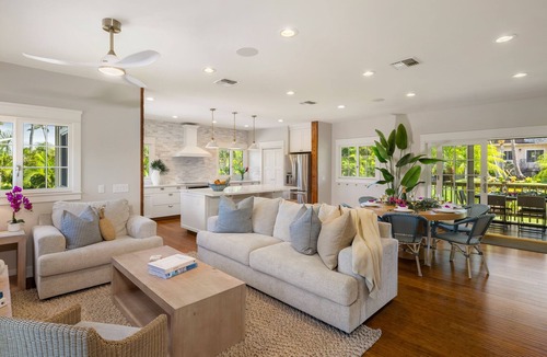 Napili House | Legendary Estate 50 Steps to Maui’s Best Beach! New! 5 Bedroom, Pool With Slide!