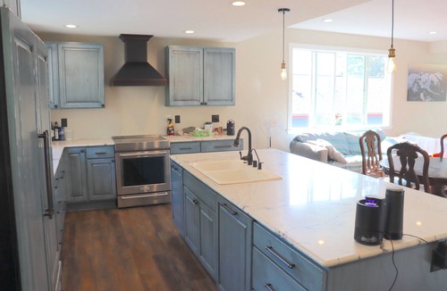Stevens House | Light-filled, very quiet & newly remodeled house in Madison Valley