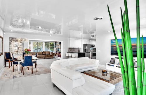 Lighthouse Point House | Lighthouse Point Retreat:Heated Pool & 3 Ensuite Bedrooms with luxury mattresses