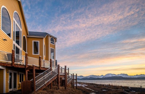 Homer Villa | Little Glacier + Tide
