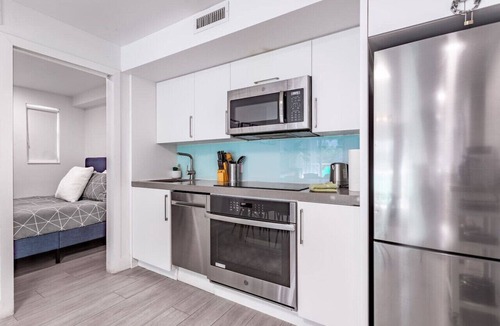 City Center Condo | Lux 2-Bedroom w/Parking – 6 Blocks from Lincoln Rd