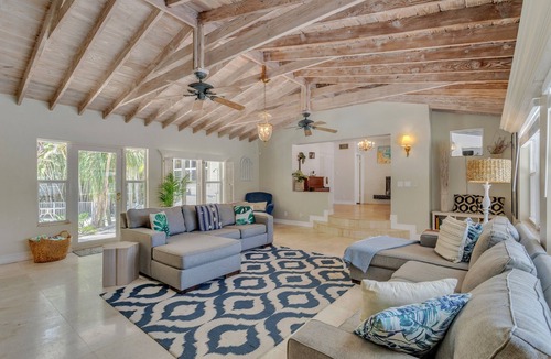 Birch Park Finger Streets House | Luxurious Oasis in Fort Lauderdale's Heart by RedAwning