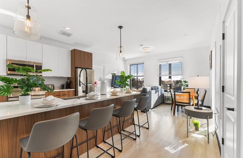 Everett Apartment | Luxury 2bd/2ba near Boston n4uf