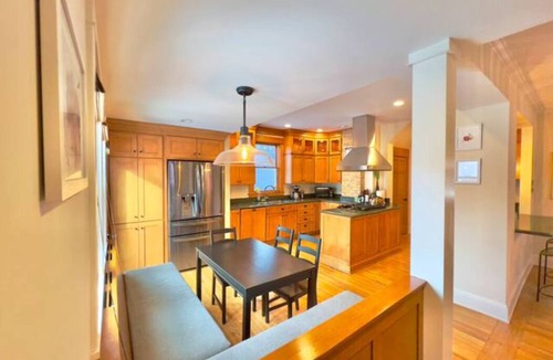 Ecco House | Luxury 6BR/5FB Lake Retreat I Steam & Infrared Saunas I Chef host by BdeMakaSka