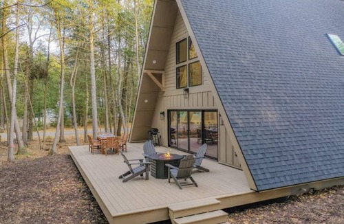 Egg Harbor House | Luxury A-Frame w/Lake Access, Great For Families