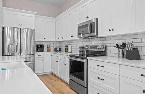 Egg Harbor Condo | Luxury Condo in Egg Harbor- Community pool and gym