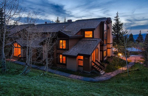 Deer Valley House | Luxury Deer Valley Ski-Out Family Chalet; Private Hot Tub, Fireplace, 5★ Reviews