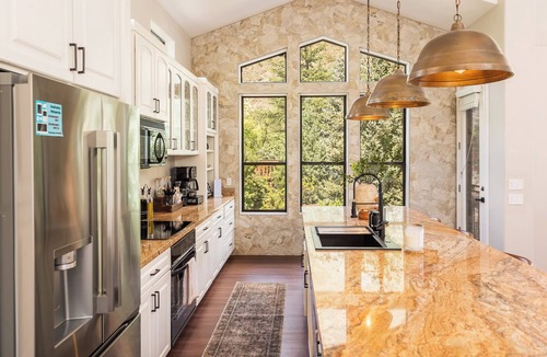 Sedona Shadows House | Luxury Sedona retreat near Slide Rock—stunning red rock views & outdoor oasis.