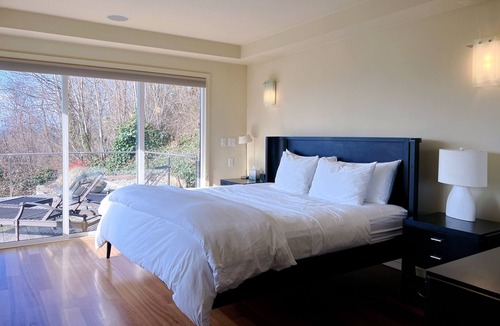 West Queen Anne Condo | Luxury Sunset Ocean View, One Level Designer's Home, Queen Anne, ZEN feel