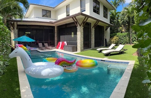 Victoria Park House | LVS Victoria - Walk to Las Olas/Heated Salt Pool