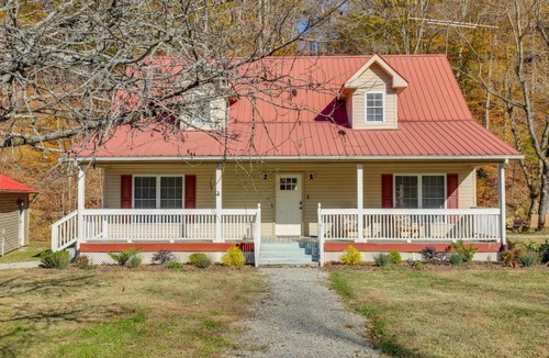 Hickman House | Lyles Peaceful Creekside Home: Hot Tub & Fire Pit