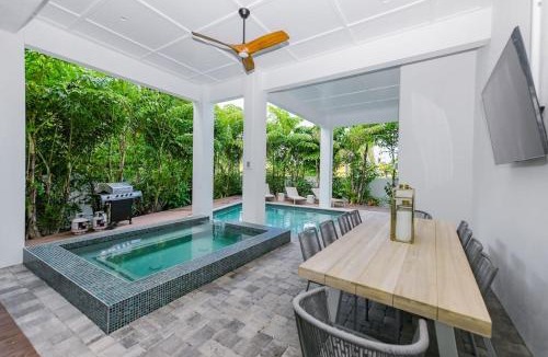 Bradenton Beach House | Mariners Crossing - Stunning Luxury Home w Gulf Views From Every Room Rooftop Deck PoolSpa