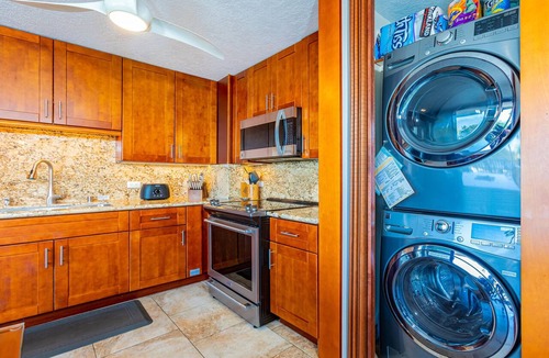 Kihei Condo | Maui Parkshore #412 Ocean View in the Heart of Kihei, Walk to Kamaole Beach