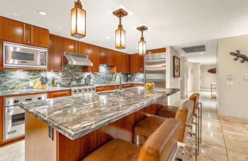 Kaanapali Condo | Maui Resort Rentals Dream Collection: Honua Kai Hokulani 202 – Direct Oceanfront 3BR w/BBQ on Wraparound Balcony