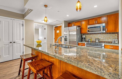 Kaanapali Condo | Maui Resort Rentals: Honua Kai Hokulani 608 - 6th Floor 1BR w/Partial Ocean & Mountain Views!