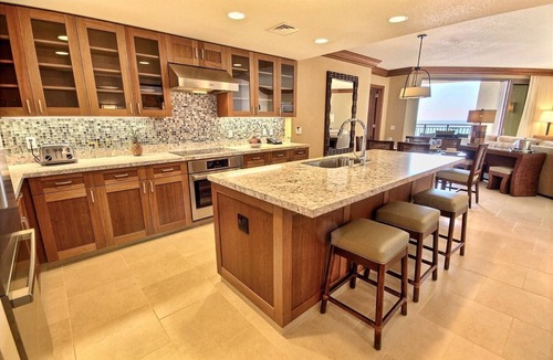 Kaanapali Villa | Maui Resort Rentals: Hyatt Residence Club – 2BR Oceanfront Upper Floor VIlla