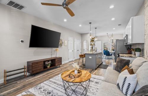 Pittsburgh House | Modern Home with Backyard Oasis in Heart of ATL