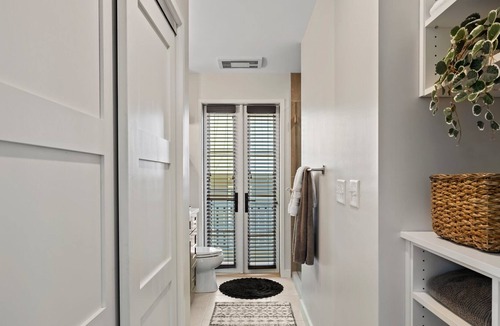 Cheshire Cottage | Modern Luxe Cottage in Cheshire w/mountain views! 1 mile to Downtown!