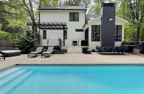 Shorewood-Tower Hills-Harbert House | Modern Luxury Home Pool & Spa at Warren Dunes