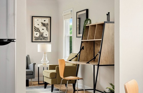 Southwest Minneapolis Apartment | Modern Pet-Friendly Kenny 1 bedroom # 3 Private Renovated Garage Wi-Fi