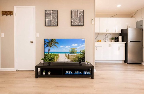 Royal Poinciana Apartment | Modern Studio + Private Parking | Near Beach