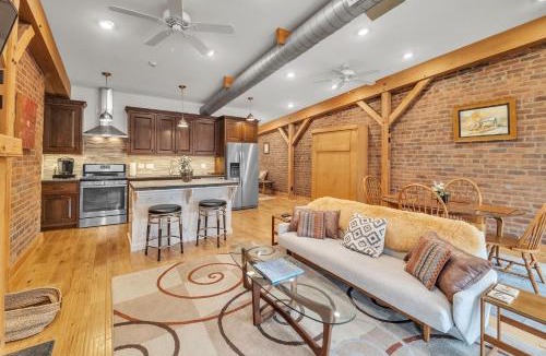 Abingdon Apartment | Moore on Main