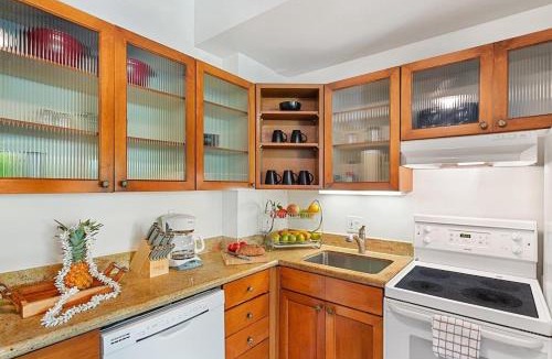 Napili House | Napili Shores D227 · NS D227 OceanFront Resort w Pool