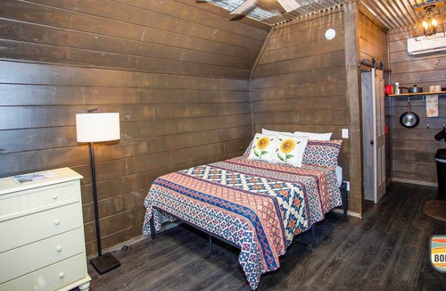 Lake Lure Cottage | NEW 2 Tiny Home Combo at Farmstead Lake Lure 2mi