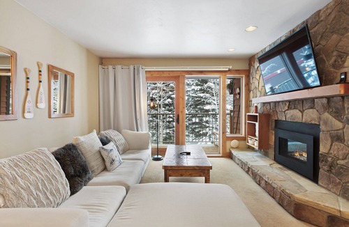 Historic District Condo | *New Listing* Remodeled Breckenridge condo, 1 block to historic Main St!
