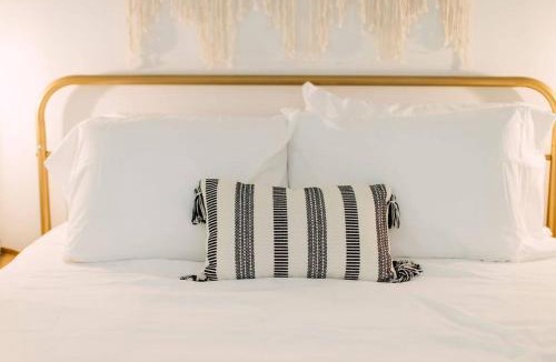 Virginia Highland Apartment | *NEW* The Camille | ATL Skyline | Rooftop | Cozy