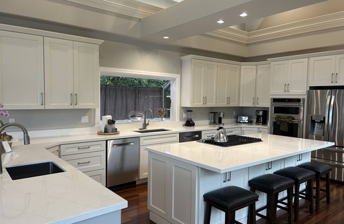 Napili House | Newly Renovated Stunning Beachfront 5 Bed, 6.5 Bath Estate with Pool, Spa & AC
