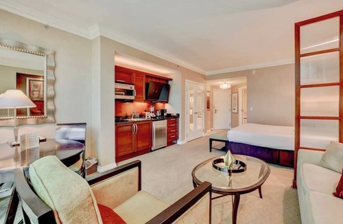 Las Vegas Condo | No Resort Fee | Strip Views, Pools & Parking