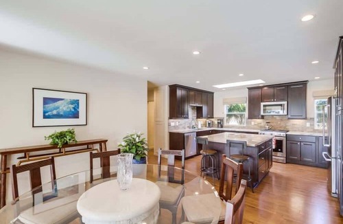 Bay Park House | Ocean & Bay View Retreat | A/C & Private Yard