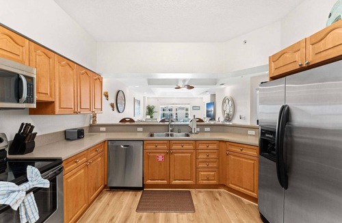 Avon By The Sea Condo | Ocean & Cocoa Beach Pier Views: 3BR Condo w/Private Balcony, Heated Pool & Spa-like Hot Tub🌴