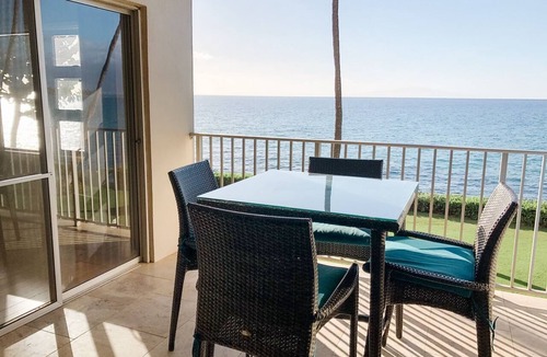 Kihei Condo | Ocean Front Renovated 2 BR/BA Luxury Condo w/A/C . 2nd Floor Unobstructed View