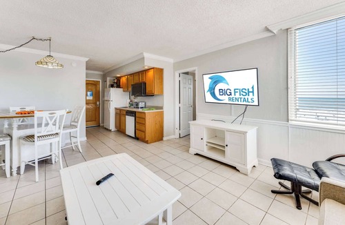 Myrtle Beach Condo | Oceanfront Corner, Low Floor, Ocean Annies, Pools!