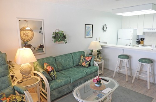 Historic Kailua Village Condo | 🏖️Oceanfront Kona Condo with Sunset Views | Kona Reef D37
